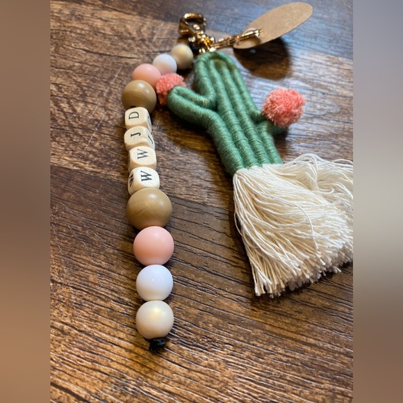 •Handmade• Cactus 🌵 Macrame and beaded key chain WWJD - Picture 3 of 3